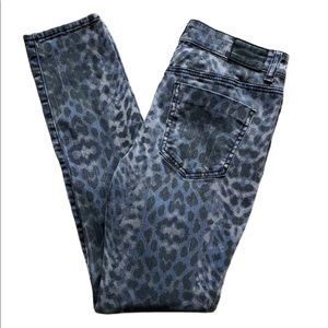 DKNY Violet Leopard 80s Concert Skinny Jeans with Stretch Body Hugging Denim NWT